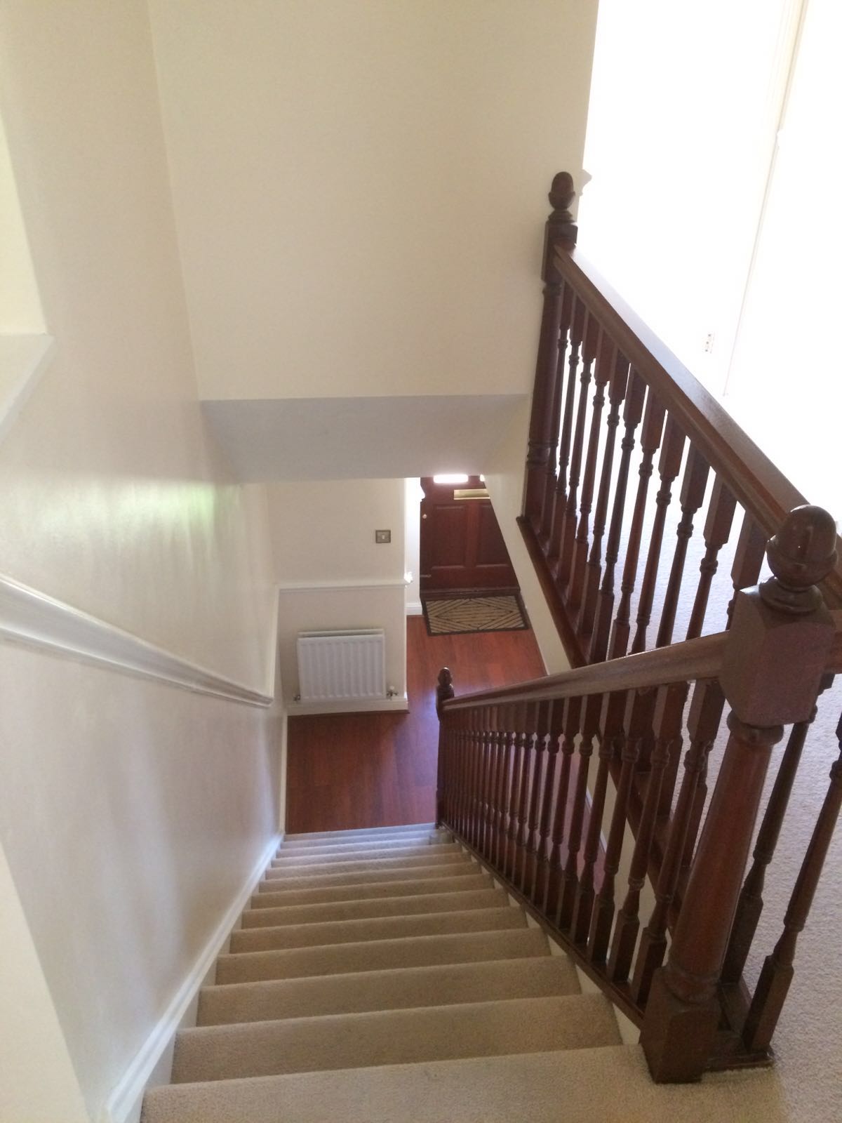 Glass staircase balustrade installation